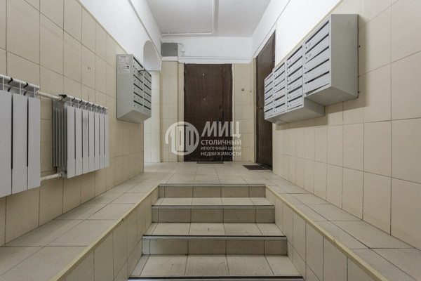 Продам двухкомнатную (2-комн.) квартиру, Хамовнический Вал ул, 16, Москва г