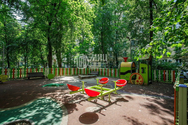 Продам двухкомнатную (2-комн.) квартиру, Хамовнический Вал ул, 16, Москва г