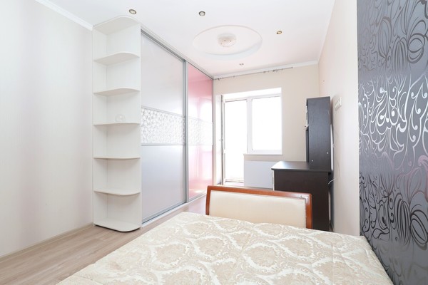 Продам двухкомнатную (2-комн.) квартиру, Кирова ул, 35, Ханты-Мансийск г