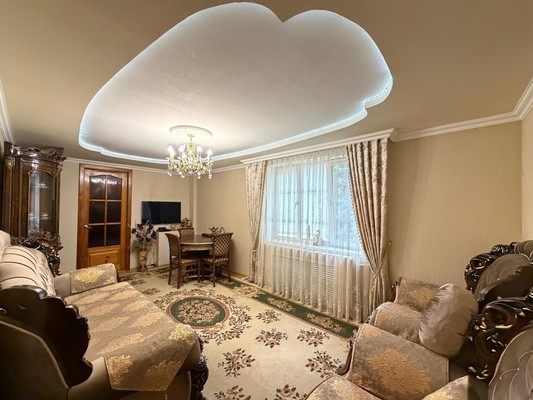 Продам трехкомнатную (3-комн.) квартиру, Кирова ул, 1кА, Нальчик г