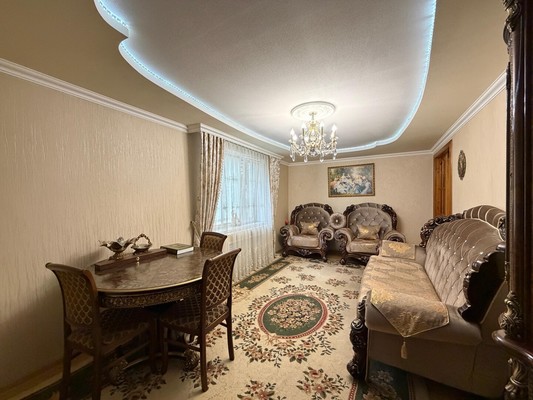 Продам трехкомнатную (3-комн.) квартиру, Кирова ул, 1кА, Нальчик г