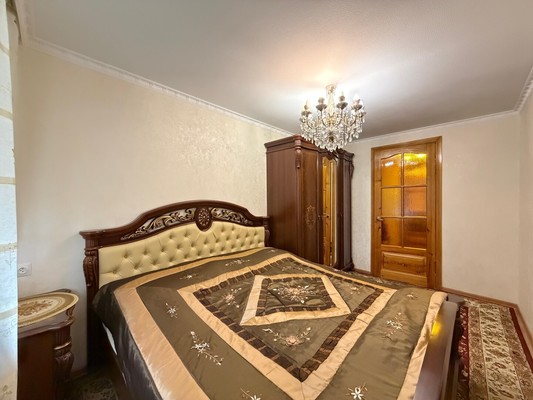 Продам трехкомнатную (3-комн.) квартиру, Кирова ул, 1кА, Нальчик г