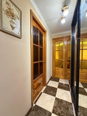 Продам трехкомнатную (3-комн.) квартиру, Кирова ул, 1кА, Нальчик г