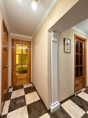 Продам трехкомнатную (3-комн.) квартиру, Кирова ул, 1кА, Нальчик г