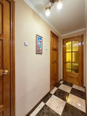 Продам трехкомнатную (3-комн.) квартиру, Кирова ул, 1кА, Нальчик г