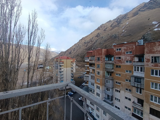 Продам трехкомнатную (3-комн.) квартиру, Мусукаева ул, 8, Тырныауз г