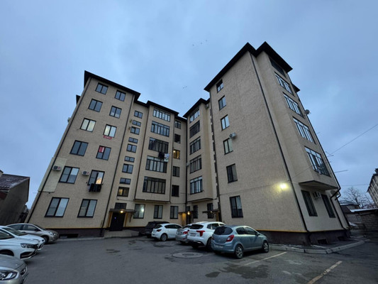 Продам двухкомнатную (2-комн.) квартиру, Мовсисяна ул, 23, Нальчик г