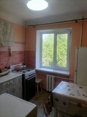 Продам двухкомнатную (2-комн.) квартиру, Яблочкова ул, 17, Грэсовский пгт