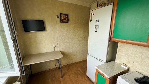 Продам двухкомнатную (2-комн.) квартиру, Полевая ул, 3, Латышская д