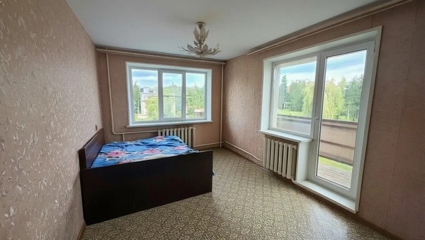 Продам двухкомнатную (2-комн.) квартиру, Полевая ул, 3, Латышская д