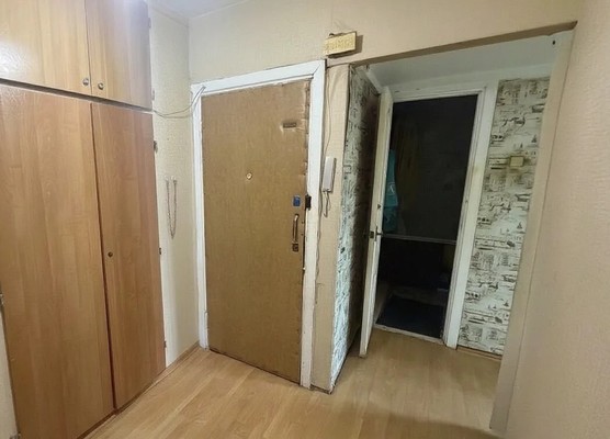 Продам двухкомнатную (2-комн.) квартиру, Полевая ул, 3, Латышская д