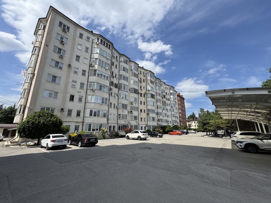 Продам трехкомнатную (3-комн.) квартиру, Хуранова ул, 5кА, Нальчик г