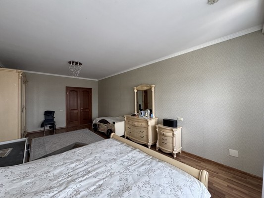 Продам трехкомнатную (3-комн.) квартиру, Хуранова ул, 5кА, Нальчик г