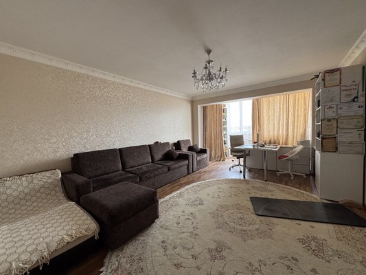 Продам трехкомнатную (3-комн.) квартиру, Хуранова ул, 5кА, Нальчик г
