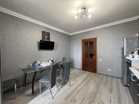 Продам трехкомнатную (3-комн.) квартиру, Хуранова ул, 5кА, Нальчик г