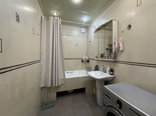 Продам трехкомнатную (3-комн.) квартиру, Хуранова ул, 5кА, Нальчик г