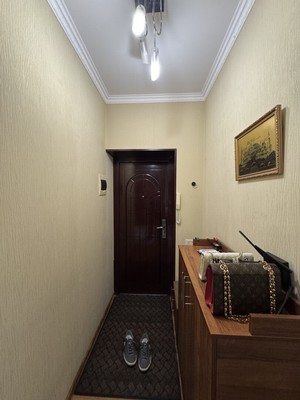 Продам трехкомнатную (3-комн.) квартиру, Хуранова ул, 5кА, Нальчик г
