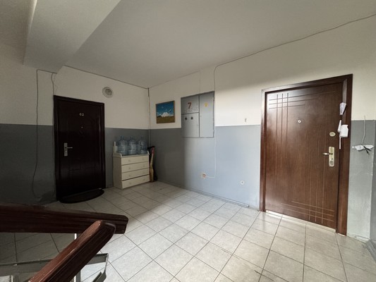 Продам трехкомнатную (3-комн.) квартиру, Хуранова ул, 5кА, Нальчик г