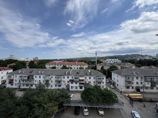 Продам трехкомнатную (3-комн.) квартиру, Хуранова ул, 5кА, Нальчик г