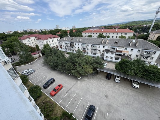 Продам трехкомнатную (3-комн.) квартиру, Хуранова ул, 5кА, Нальчик г