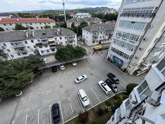 Продам трехкомнатную (3-комн.) квартиру, Хуранова ул, 5кА, Нальчик г