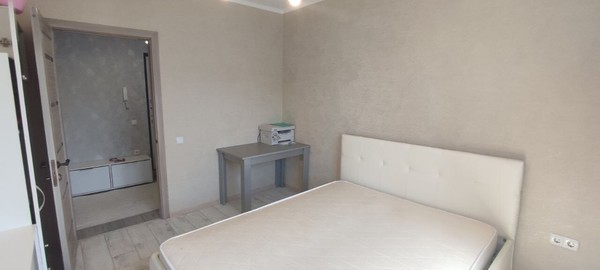 Продам двухкомнатную (2-комн.) квартиру, Ломоносова ул, 1к2, Симферополь г