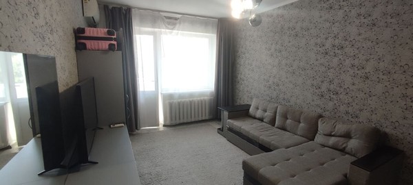 Продам двухкомнатную (2-комн.) квартиру, Ломоносова ул, 1к2, Симферополь г