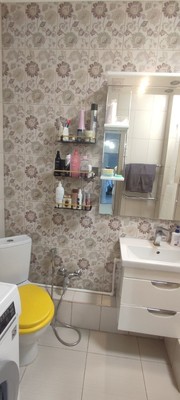 Продам двухкомнатную (2-комн.) квартиру, Ломоносова ул, 1к2, Симферополь г