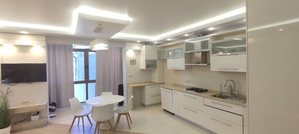 Продам двухкомнатную (2-комн.) квартиру, Эскадронная ул, 6А, Симферополь г