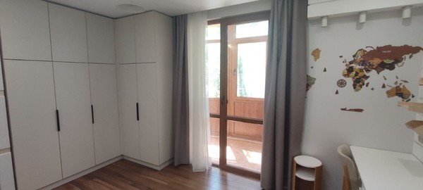 Продам двухкомнатную (2-комн.) квартиру, Эскадронная ул, 6А, Симферополь г