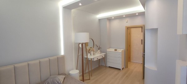 Продам двухкомнатную (2-комн.) квартиру, Эскадронная ул, 6А, Симферополь г