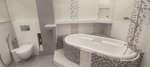 Продам двухкомнатную (2-комн.) квартиру, Эскадронная ул, 6А, Симферополь г