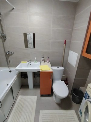 Сдам однокомнатную (1-комн.) квартиру, Победы ул, 1к5, Десна д