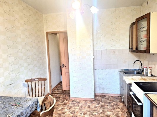 Продам однокомнатную (1-комн.) квартиру, Волжский б-р, 113ак3, Москва г