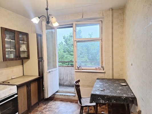 Продам однокомнатную (1-комн.) квартиру, Волжский б-р, 113ак3, Москва г