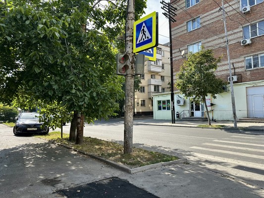 Продам трехкомнатную (3-комн.) квартиру, 20-я линия ул, 48/18, Ростов-на-Дону г