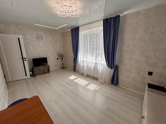 Продам двухкомнатную (2-комн.) квартиру, Независимости ул, 78Б, Воронеж г