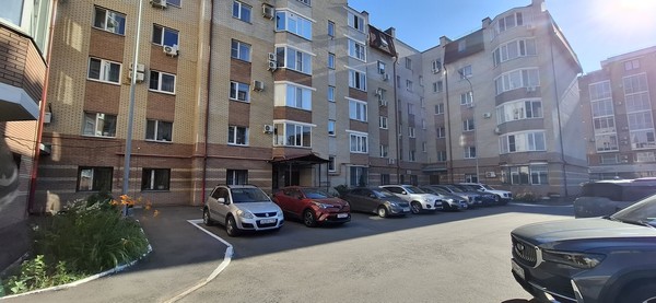 Продам трехкомнатную (3-комн.) квартиру, Меридианная ул, 3А, Казань г