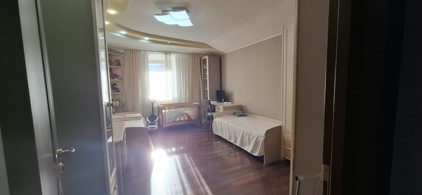 Продам трехкомнатную (3-комн.) квартиру, Меридианная ул, 3А, Казань г