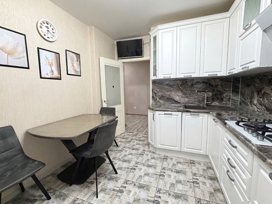 Продам двухкомнатную (2-комн.) квартиру, Комсомольская ул, 17кб, Чехов г