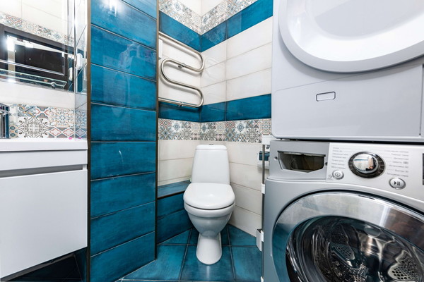 Продам трехкомнатную (3-комн.) квартиру, Охтинская аллея, 12, Мурино п