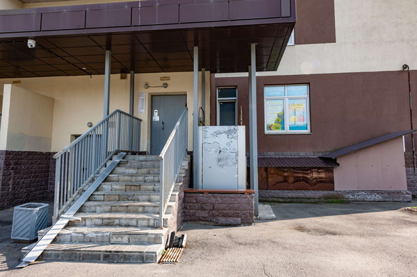 Продам трехкомнатную (3-комн.) квартиру, Охтинская аллея, 12, Мурино п