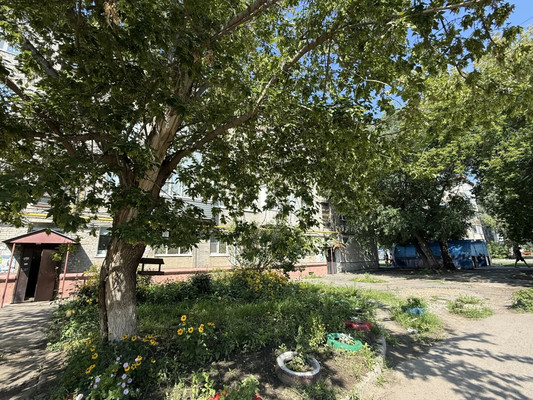 Продам двухкомнатную (2-комн.) квартиру, Тимуровская ул, 64, Барнаул г