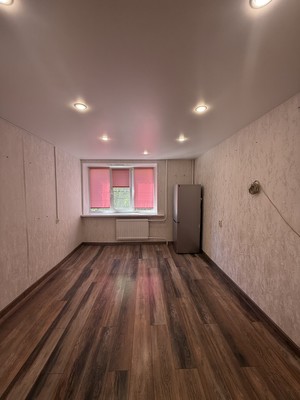 Продам комнату в 4-комн. квартире, Трудящихся б-р, 33Ак3, Колпино г