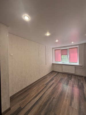 Продам комнату в 4-комн. квартире, Трудящихся б-р, 33Ак3, Колпино г