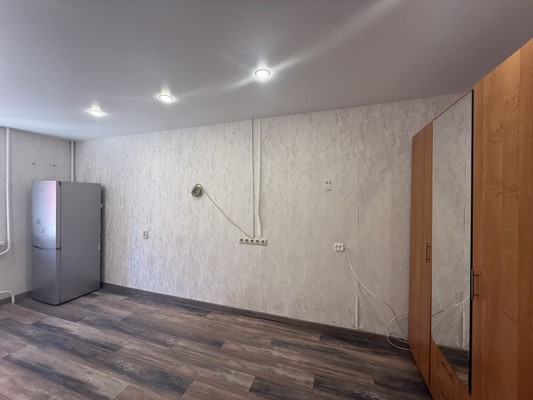 Продам комнату в 4-комн. квартире, Трудящихся б-р, 33Ак3, Колпино г