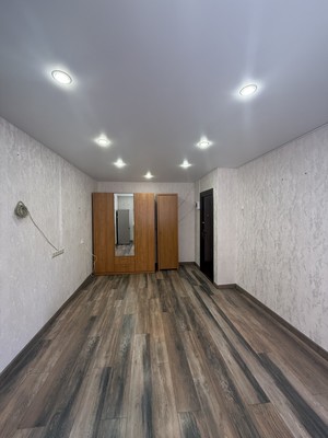 Продам комнату в 4-комн. квартире, Трудящихся б-р, 33Ак3, Колпино г