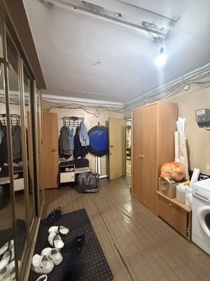 Продам комнату в 4-комн. квартире, Трудящихся б-р, 33Ак3, Колпино г