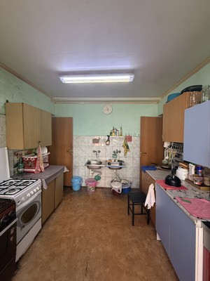 Продам комнату в 4-комн. квартире, Трудящихся б-р, 33Ак3, Колпино г