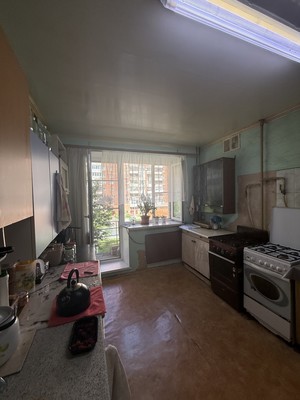 Продам комнату в 4-комн. квартире, Трудящихся б-р, 33Ак3, Колпино г